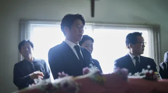 «Chorlovchi qabr» la'nati / Bezovta ruh - Qabr chaqirig'i Janubiy Koreya filmi Uzbek tilida 2024 O'zbekcha tarjima kino HD skrinshot 2