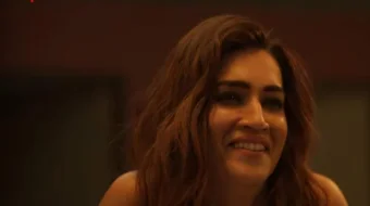 Egizak Qizlarning Siri / Ikki yoqlama zarba Hind kinosi Uzbek tilida 2024 O'zbekcha tarjima kino HD skrinshot 3