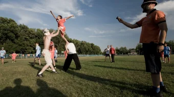 Ajoyib jamoa Uzbek tilida 2010 O'zbekcha tarjima kino HD skrinshot 4