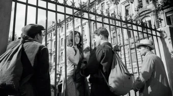 Turnalar uchmoqda Mosfilm SSSR kinosi Uzbek tilida 1957 O'zbekcha tarjima kino HD skrinshot 2