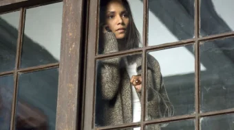 Mutlaq Begona Uzbek tilida 2007 O'zbekcha tarjima kino HD skrinshot 4