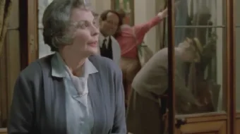 Marpl xonim: Oynalar yordamida Uzbek tilida 1991 O'zbekcha tarjima film Full HD skachat skrinshot 3