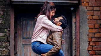 Qalblarni Rom Etgan Go'zallik / Erimni O'ldirmadim / Sevimli sevgilim Hind kino Uzbek tilida 2021 HD O'zbek tarjima skrinshot 4