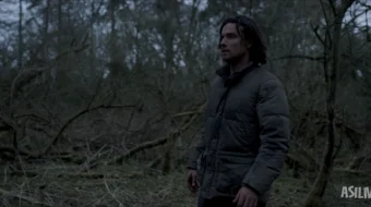 10 yil / O'n yil Britaniya filmi Uzbek tilida O'zbekcha 2024 tarjima kino Full HD tas-ix skachat skrinshot 3