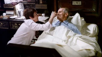 Tartibbuzar Janjali Komedik Fransiya filmi Uzbek tilida 1978 HD O'zbek tarjima skrinshot 3