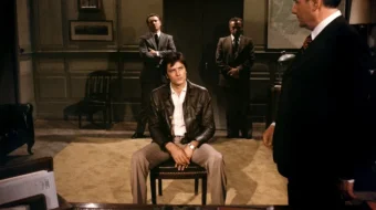 Oq va qora / Shaharda ikki erkak Uzbek tilida 1973 O'zbekcha tarjima film Full HD skachat skrinshot 1