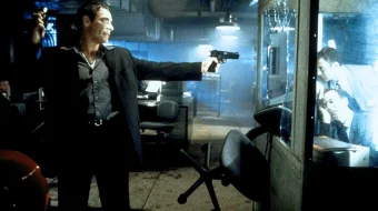 Portlatuvchi / Sug'urta Jan Klod Van Dam Uzbek tilida 1998 O'zbekcha tarjima kino HD skrinshot 2