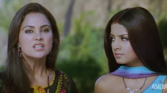 Kirish mumkin emas Hind kino 2005 Xiyonatkor erlar / Kirish Taqiqlangan / Muammolar girdobida Uzbek tilida O'zbekcha tarjima kino HD skrinshot 4