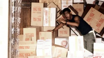 Beverly Hills Politsiyasi 1 / Beverli Xillzlik Politsiyachi 1 1984 Uzbek tilida O'zbekcha tarjima kino Full HD tas-ix skachat skrinshot 1