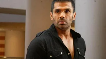 Ajoyib To'rtlik / Katta muammo / De Dana Dan Hind kino Uzbek tilida 2009 HD O'zbek tarjima skrinshot 1