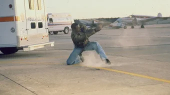 Yo'lovchi 57 Uzbek tilida 1992 O'zbekcha tarjima film Full HD skachat skrinshot 3