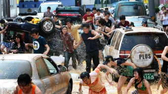 2012: Sunami Janubiy Koreya filmi Uzbek tilida 2009 O'zbekcha tarjima kino HD skrinshot 3