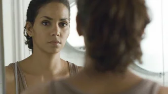 Mutlaq Begona Uzbek tilida 2007 O'zbekcha tarjima kino HD skrinshot 1