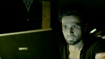 Qora jodu 2 / Sir 2 / Raaz 2: Sir davom etadi Hind kino 2009 Uzbek tilida O'zbekcha tarjima kino Full HD tas-ix skachat skrinshot 2