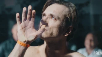 Aviator: Vaqt ortidan 2025 Uzbek tilida O'zbekcha tarjima kino Full HD tas-ix skachat skrinshot 2