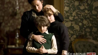 Eddington va Eynshteyn Biografik film Uzbek tilida O'zbekcha 2008 tarjima kino Full HD tas-ix skachat skrinshot 3