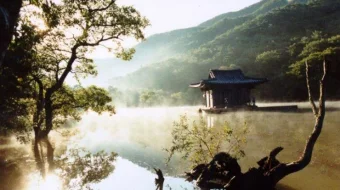 Bahor, yoz, kuz, qish va yana Bahor Janubiy Koreya filmi Uzbek tilida 2003 O'zbekcha tarjima kino HD skrinshot 1