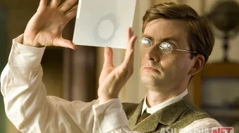 Eddington va Eynshteyn Biografik film Uzbek tilida O'zbekcha 2008 tarjima kino Full HD tas-ix skachat skrinshot 1