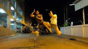 Hech qachon taslim bo'lma 3 Uzbek tilida 2016 O'zbekcha tarjima kino HD skrinshot 1