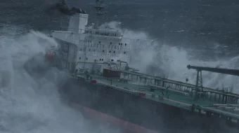 Yonayotgan Dengiz / Olovli shimoliy dengiz Norvegiya filmi Uzbek tilida 2021 O'zbekcha tarjima kino HD skrinshot 1
