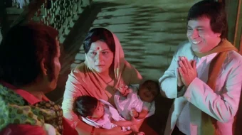 Nikoh Tumori (1979) / Oilaviy baxt / Erini tirik qoldirgan ayol Hind kinosi Uzbek tilida O'zbekcha tarjima kino HD skrinshot 3