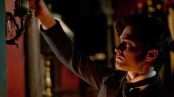 Qora libosli ayol Uzbek tilida 2012 O'zbekcha tarjima kino HD skrinshot 2