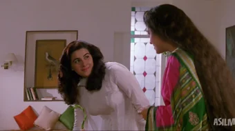 Sevgi uchburchagi / Kundosh Opa-Singillar / Aaina Hind kino 1993 Uzbek tilida O'zbekcha tarjima kino Full HD tas-ix skachat skrinshot 4