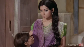 Sadoqat / Uydan haydalgan xotin / Amar Prem Hind kino 1972 Uzbek tilida O'zbekcha tarjima kino Full HD tas-ix skachat skrinshot 3