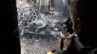 Oddiy askar Rayanning qaytishi Uzbek tilida 1998 O'zbekcha tarjima kino HD skrinshot 3