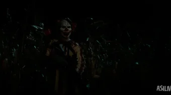 Makkajo'xori dalasidagi masxaraboz / Makkapoyagi masqaraboz Premyera 2025 Uzbek tilida O'zbekcha tarjima kino Full HD tas-ix skachat skrinshot 4