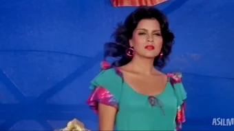 Aka-uka dushmanlar / Butun dunyo biz uchun Hind retro filmi 1983 Uzbek tilida O'zbekcha tarjima kino Full HD tas-ix skachat skrinshot 3