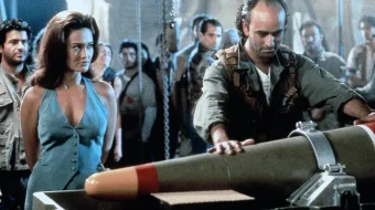 Haqiqiy Yolg'on / Xaqiqiy Qalloblik / Yolg'on Haqiqat Uzbek tilida 1994 O'zbekcha tarjima kino HD skrinshot 1