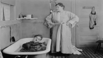 Charli Chaplin: To'lov kuni Uzbek tilida 1922 O'zbekcha tarjima film Full HD skachat skrinshot 2