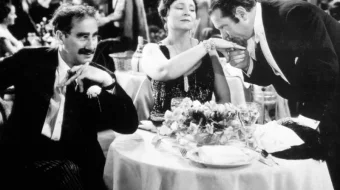 Opera oqshomi Uzbek tilida 1935 O'zbekcha tarjima kino HD skrinshot 1
