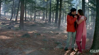 Qopqonda / Tuzoqda / Jaal: Tuzoq Hind kino 2003 Uzbek tilida O'zbekcha tarjima kino Full HD tas-ix skachat skrinshot 3