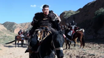 Mulan: Afsonaning tug'ilishi Uzbek tilida 2020 O'zbekcha tarjima kino HD skrinshot 2