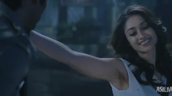 Onamga jonim fido / Afishadagi qahramon / Plakat qahramoni Nikhla Hind kino 2013 Uzbek tilida O'zbekcha tarjima kino Full HD tas-ix skachat skrinshot 1