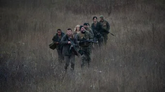 Qonli Tong / Qizil shafaq / Tutqich bermaslar Uzbek tilida 2012 O'zbekcha tarjima kino HD skrinshot 2