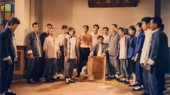 G'azablangan jangchi Bryus Li ishtirokida Uzbek tilida 1972 O'zbekcha tarjima film Full HD skachat skrinshot 1