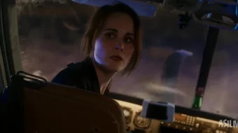 Eng Xavfli Yo'lovchi 2025 AQSH filmi Uzbek tilida O'zbekcha tarjima kino Full HD tas-ix skachat skrinshot 1