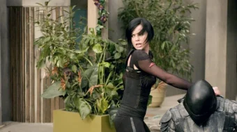 Æon Flux / Eon Flaks Uzbek tilida 2005 O'zbekcha tarjima kino HD skrinshot 4