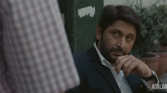 Jolli: Yuridik fanlar bakalavri / Sotilgan adolat Hind kino 2013 Uzbek tilida O'zbekcha tarjima kino Full HD tas-ix skachat skrinshot 1