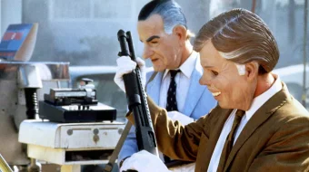 To'lqinlar bag'rida / qochish nuqtasi Uzbek tilida 1991 O'zbekcha tarjima film Full HD skachat skrinshot 3