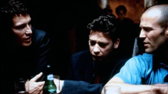 Karta, pul va ikki miltiq Uzbek tilida 1998 O'zbekcha tarjima kino HD skrinshot 3