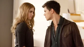 Sumerki 4 : Tong otishi 1-qism 2011 Uzbek tilida O'zbekcha tarjima film Full HD skachat skrinshot 3