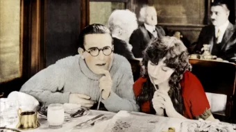 Talaba / Birinchi kurs talabasi Harold Lloyd ishtirokida Uzbek tilida 1925 O'zbekcha tarjima kino HD skrinshot 3