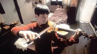 Ota va o'gil birga / Skripkachi bola Uzbek tilida 2002 O'zbekcha tarjima kino HD skrinshot 1