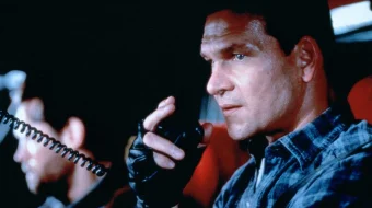 Qora ko'ppak Uzbek tilida 1998 O'zbekcha tarjima film Full HD skachat skrinshot 3