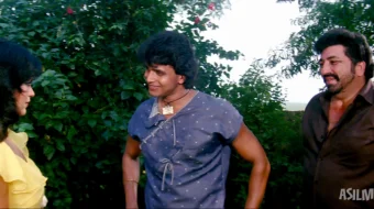 Aka-uka dushmanlar / Butun dunyo biz uchun Hind retro filmi 1983 Uzbek tilida O'zbekcha tarjima kino Full HD tas-ix skachat skrinshot 1