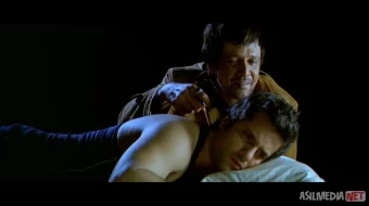 Katta o'yin / Qarz va qon / O'yinchi va sohibjamol Hind kino 2005 Uzbek tilida O'zbekcha tarjima kino Full HD tas-ix skachat skrinshot 3